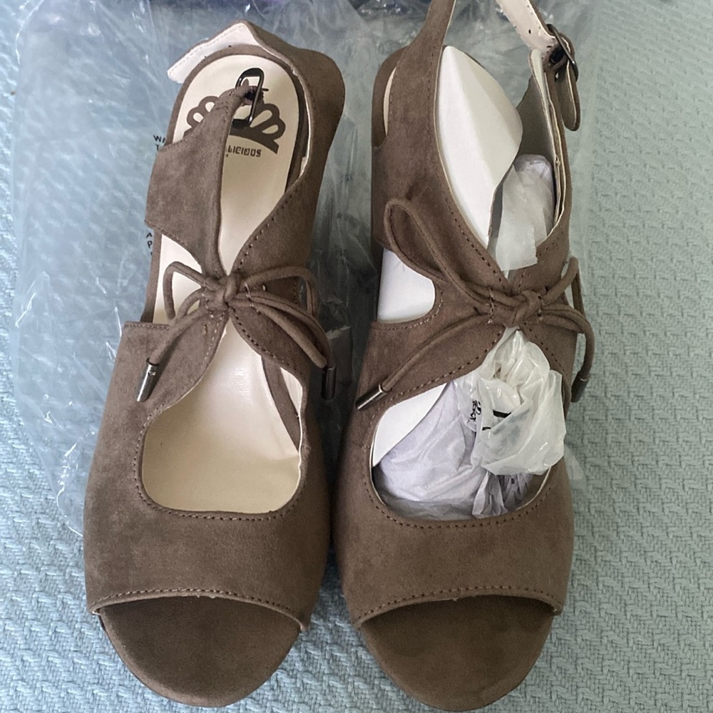 NEW FERGALICIOUS OPEN TOE BY FERGIE!!